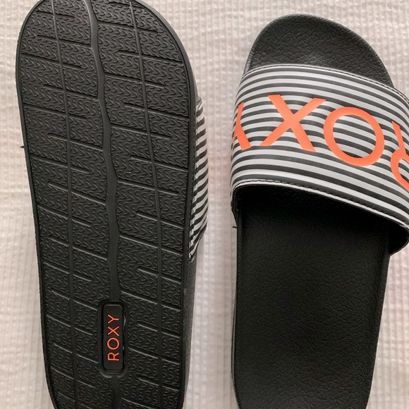 Roxy girls size 5 slides - Picture 2 of 3